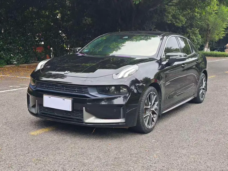 Lynk & Co 03