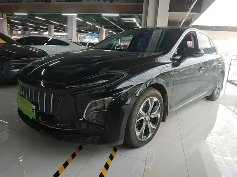 Hongqi E-QM5