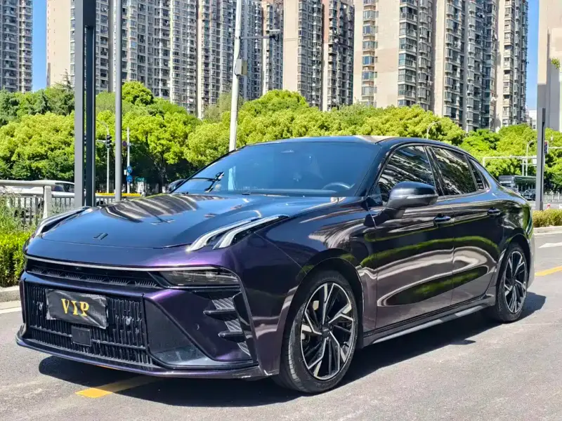Lynk & Co 03