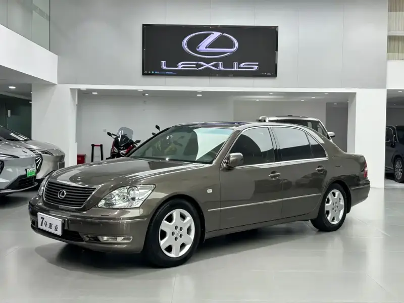 Lexus LS