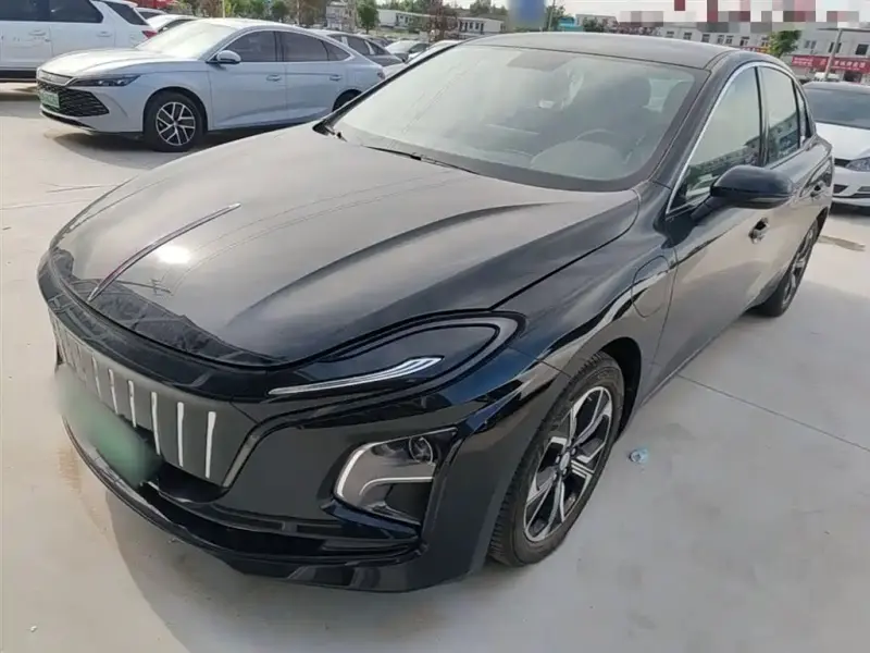 Hongqi E-QM5