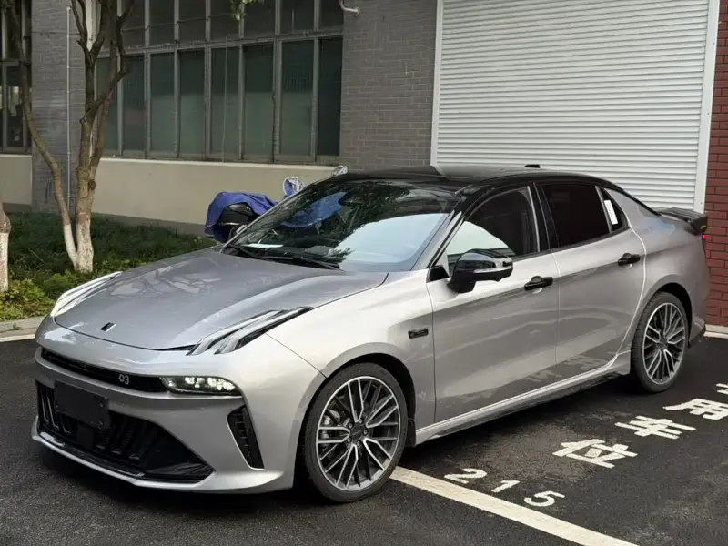 Lynk & Co 03