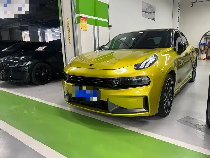 Lynk & Co 03