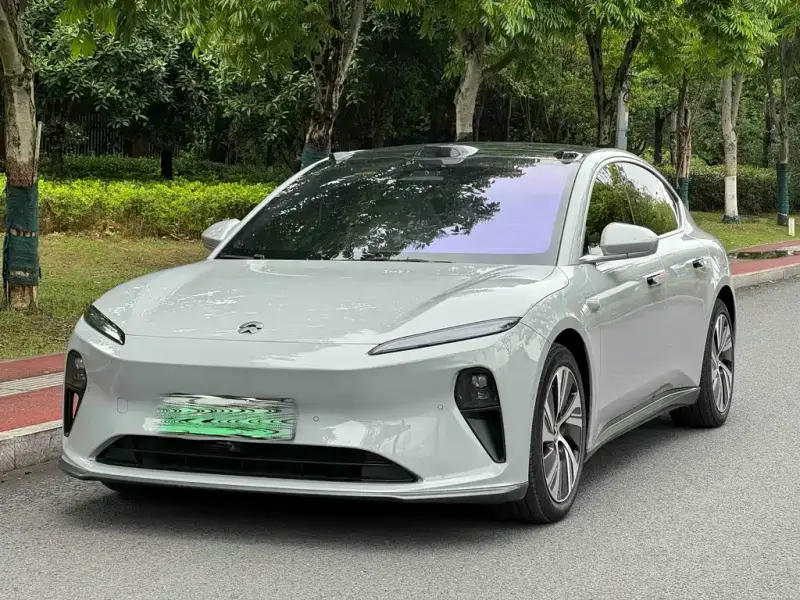 NIO ET5