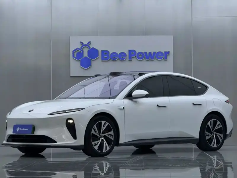 NIO ET5