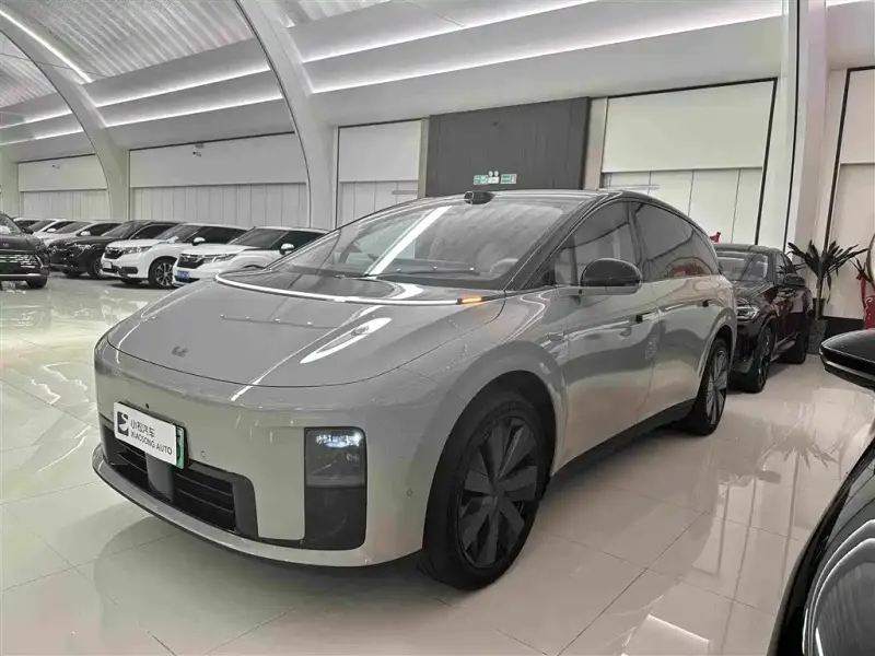 Li Auto i8