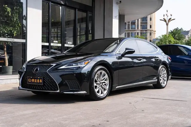 Lexus LS