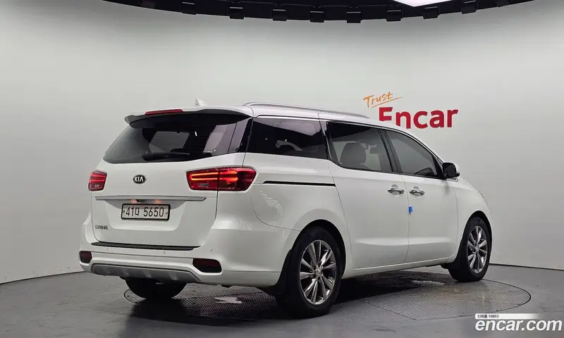 Kia Carnival (Canival)