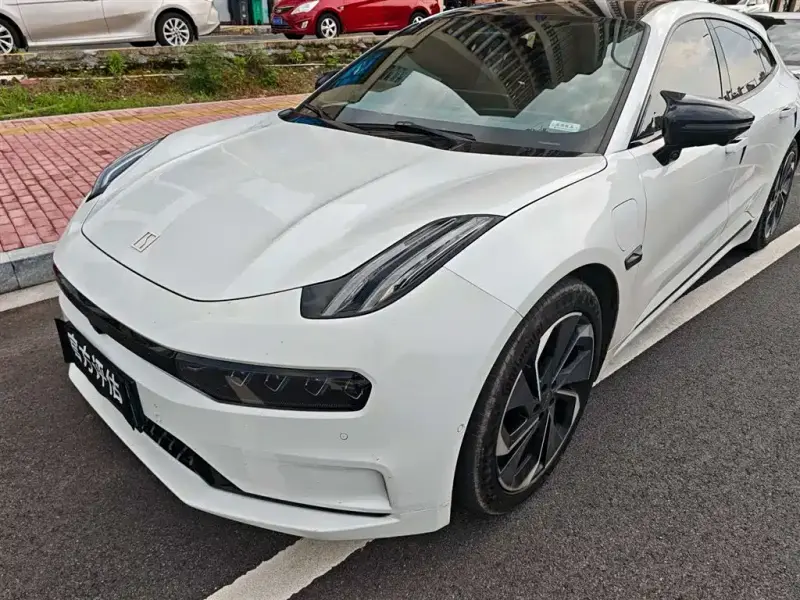 Zeekr 001