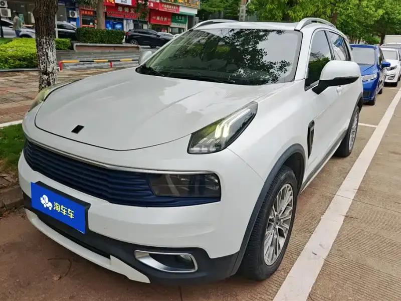 Lynk & Co 01