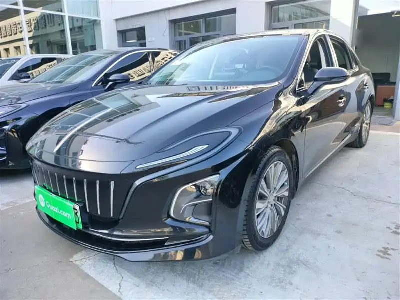 Hongqi E-QM5