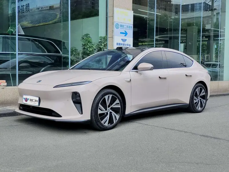 NIO ET5