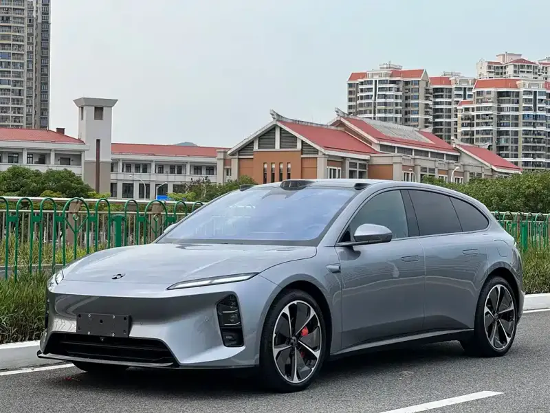 NIO ET5T