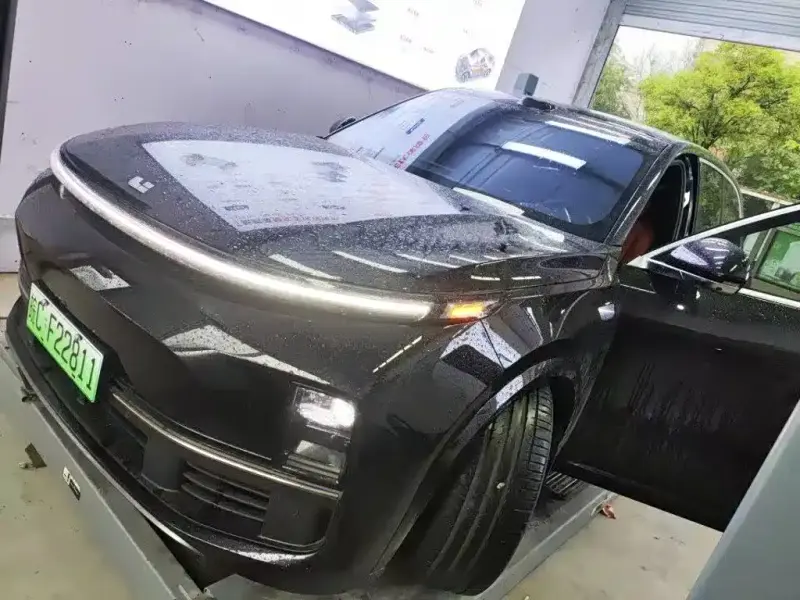 Li Auto L8