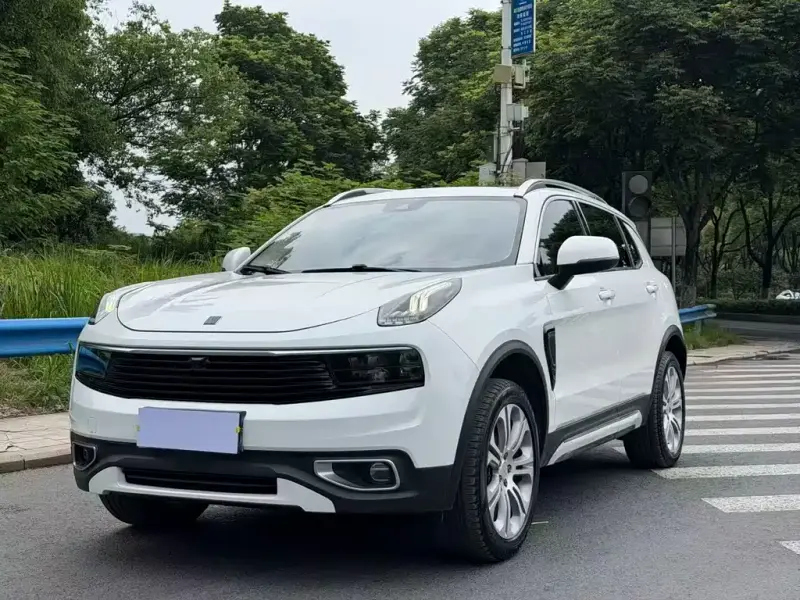 Lynk & Co 01