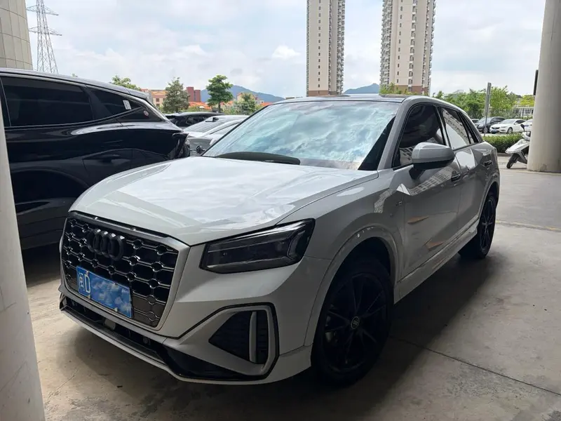 Audi Q2L