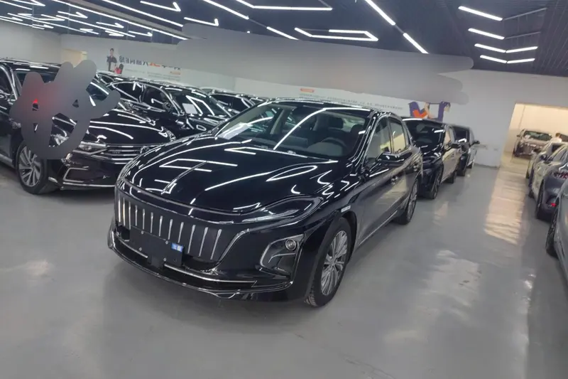 Hongqi E-QM5