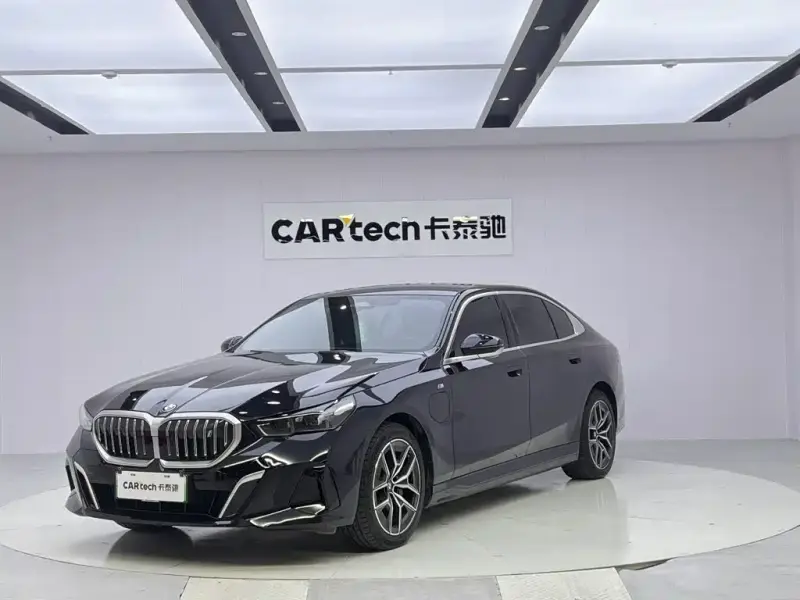 BMW i5