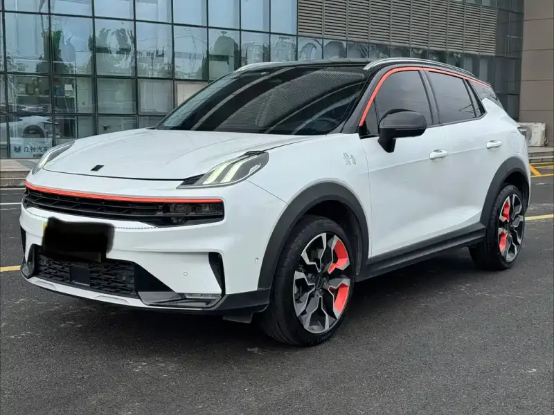 Lynk & Co 06