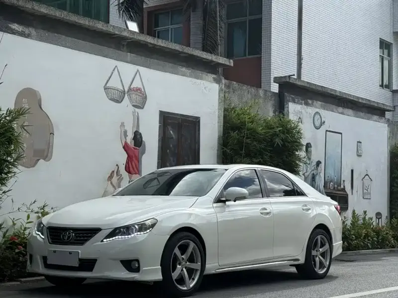Toyota Reiz