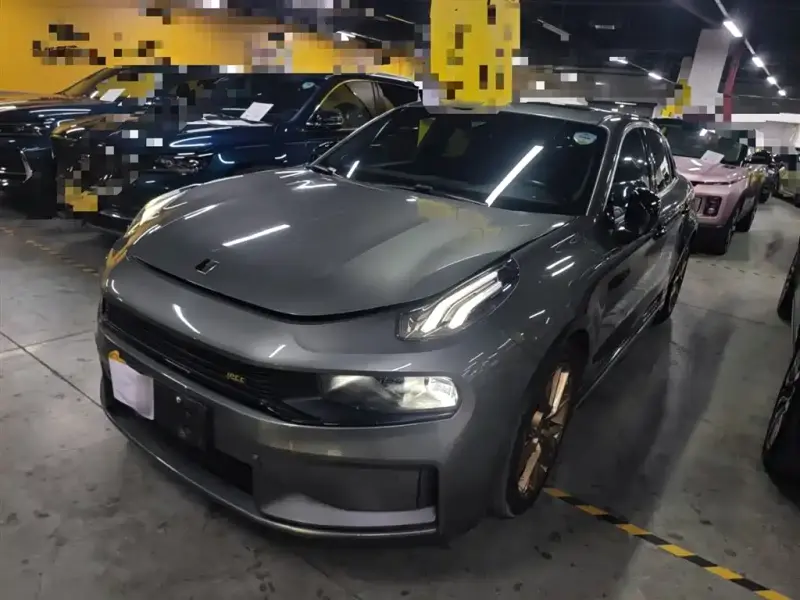 Lynk & Co 03