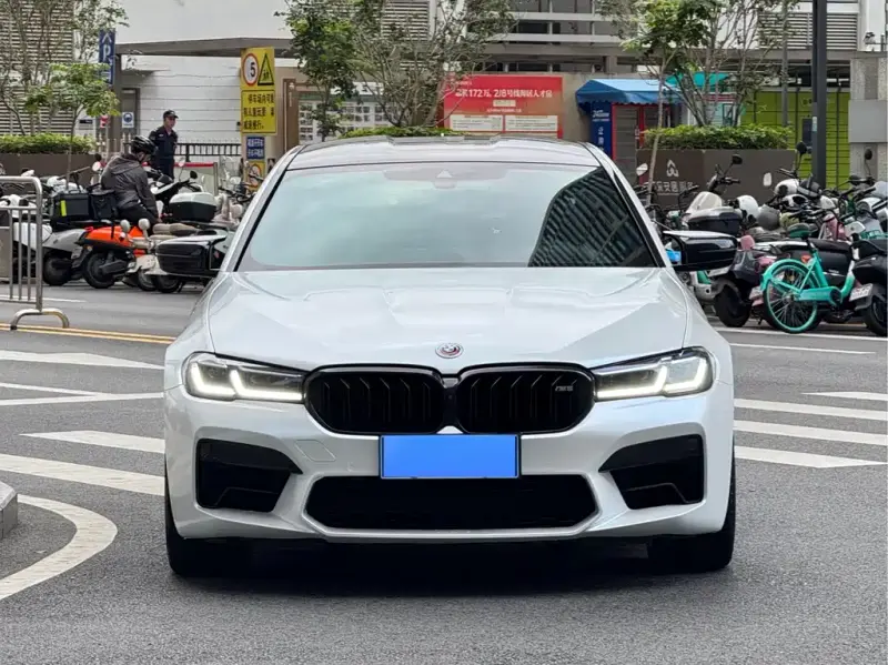 BMW M5