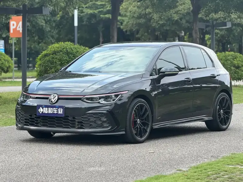 Volkswagen Golf GTI
