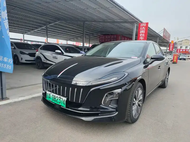 Hongqi E-QM5