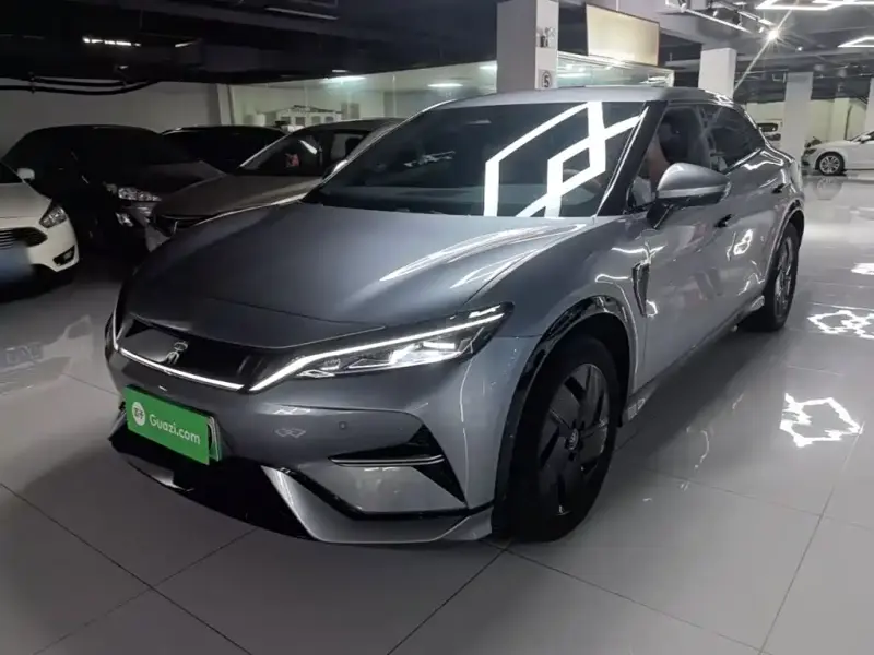 BYD L EV