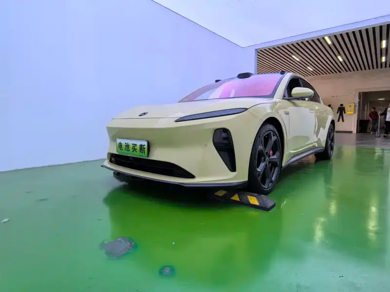 NIO ET5