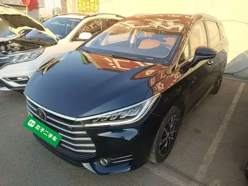 BYD MAX