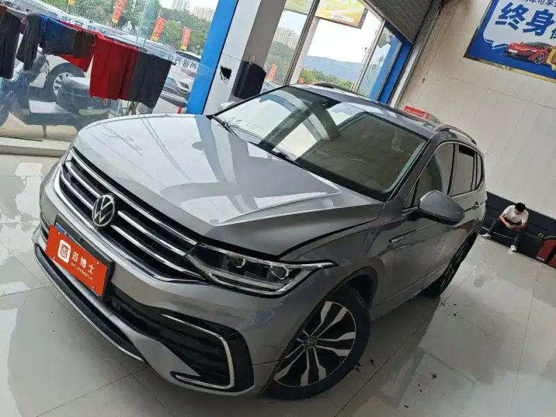 Volkswagen Tiguan L