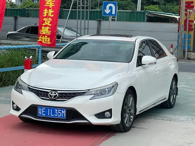 Toyota Reiz