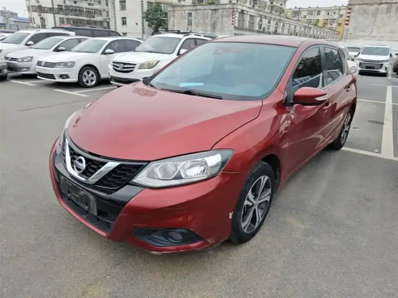 Nissan Tiida