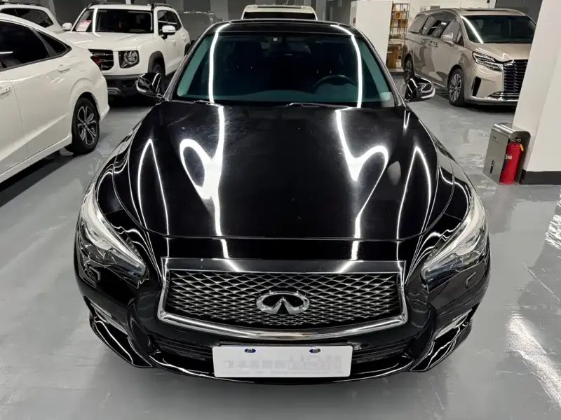 Infiniti Q50L