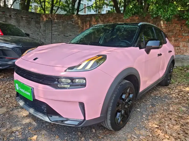 Lynk & Co 06