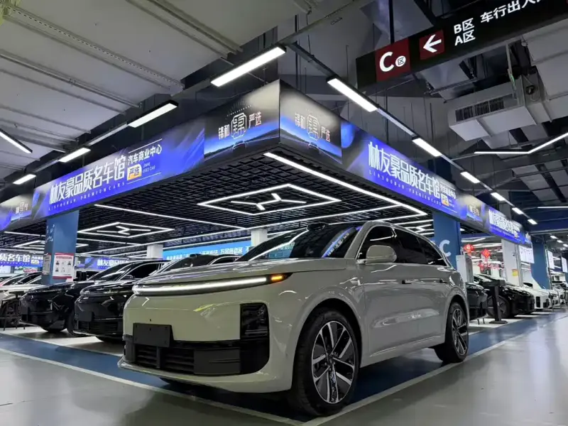 Li Auto L6