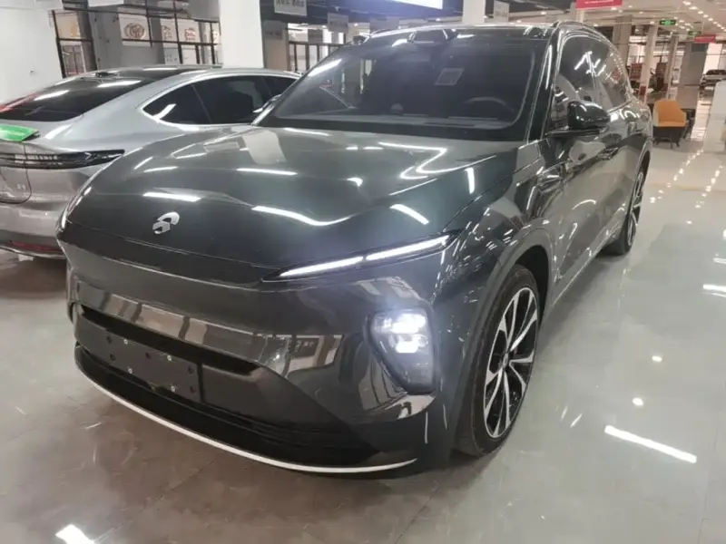 NIO ES8