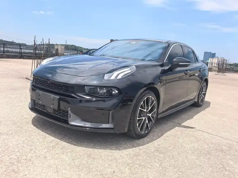Lynk & Co 03