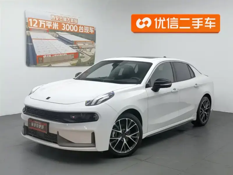 Lynk & Co 03