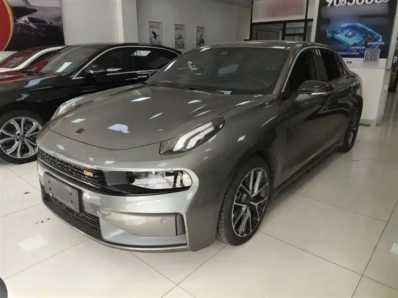 Lynk & Co 03