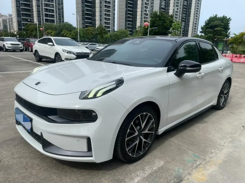 Lynk & Co 03