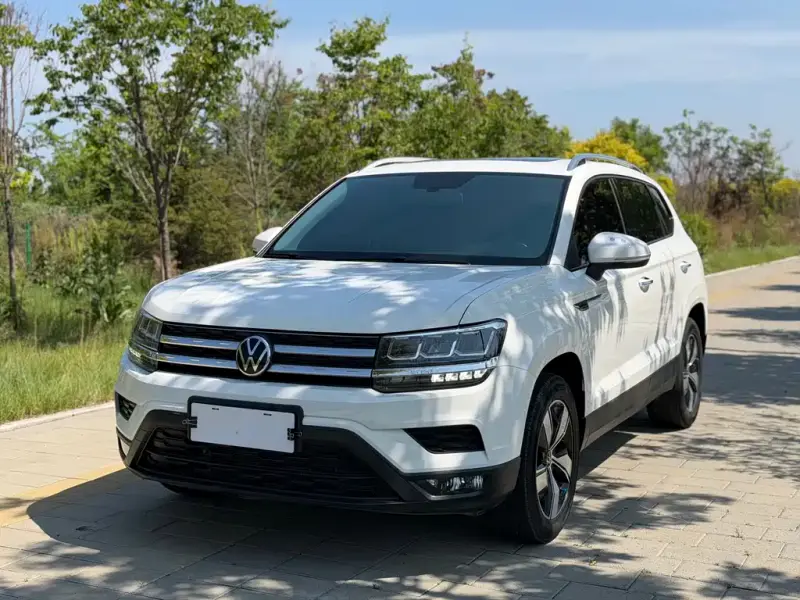 Volkswagen Tharu