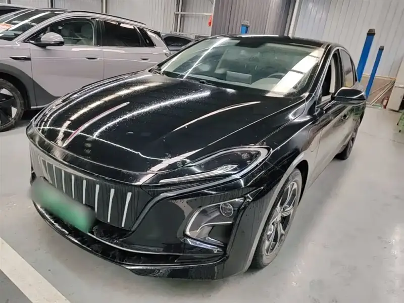 Hongqi E-QM5