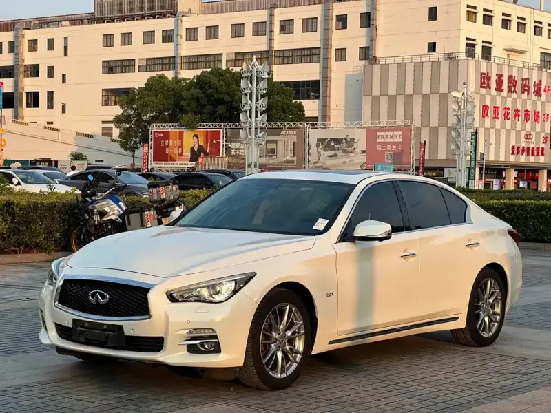 Infiniti Q50L