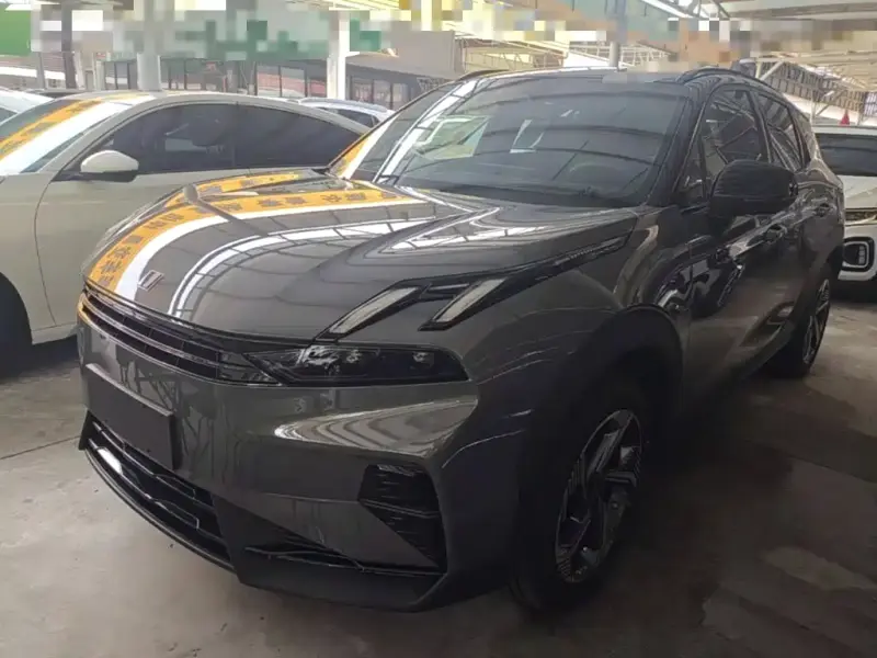 Lynk & Co 06