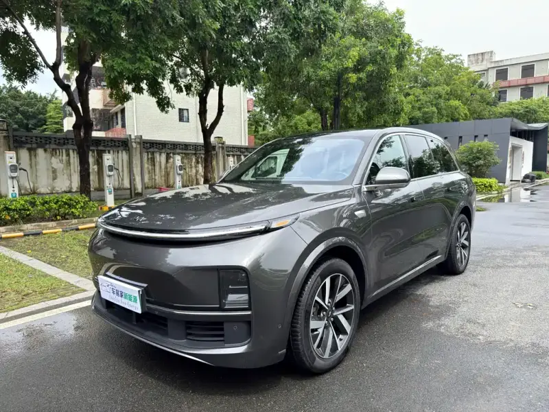 Li Auto L8