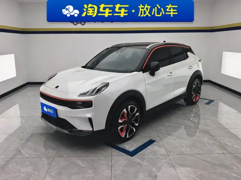 Lynk & Co 06