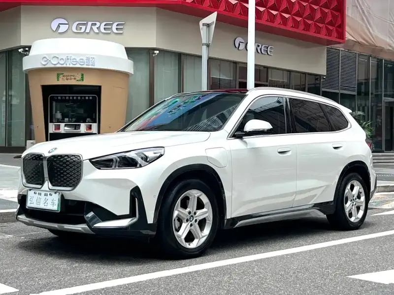 BMW iX1