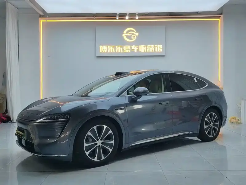 Luxeed Zhijie R7